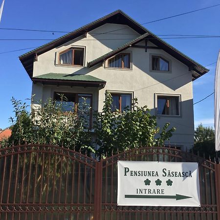 Pensiunea Saseasca Leresti Екстериор снимка